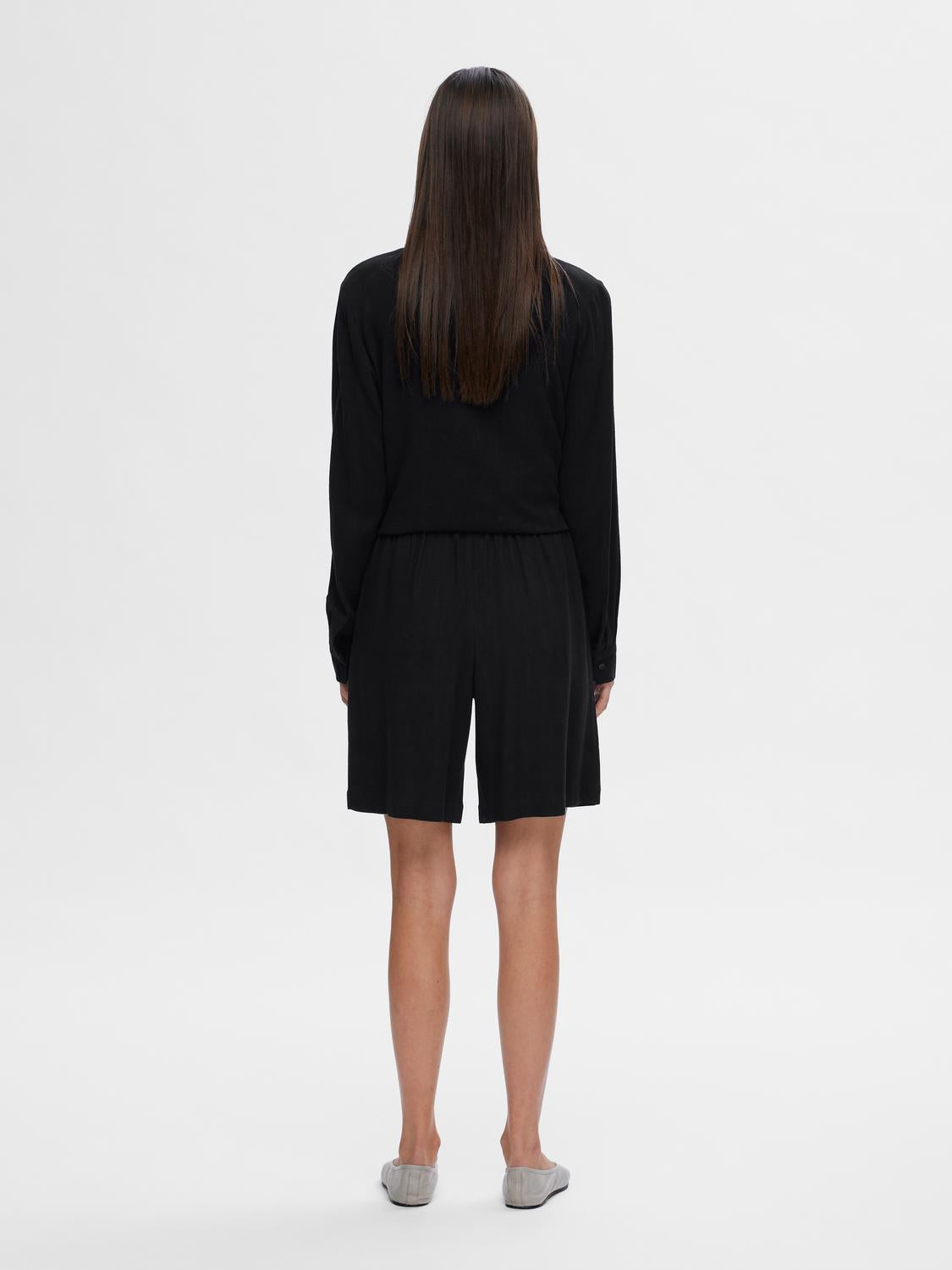 SLFVIVA Shorts - Black